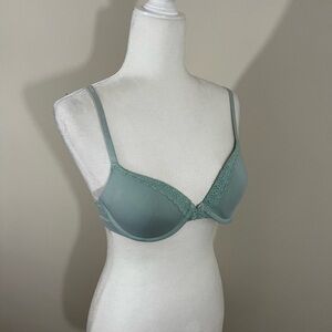 Aerie sz 36B bra in a mint green moderate padding